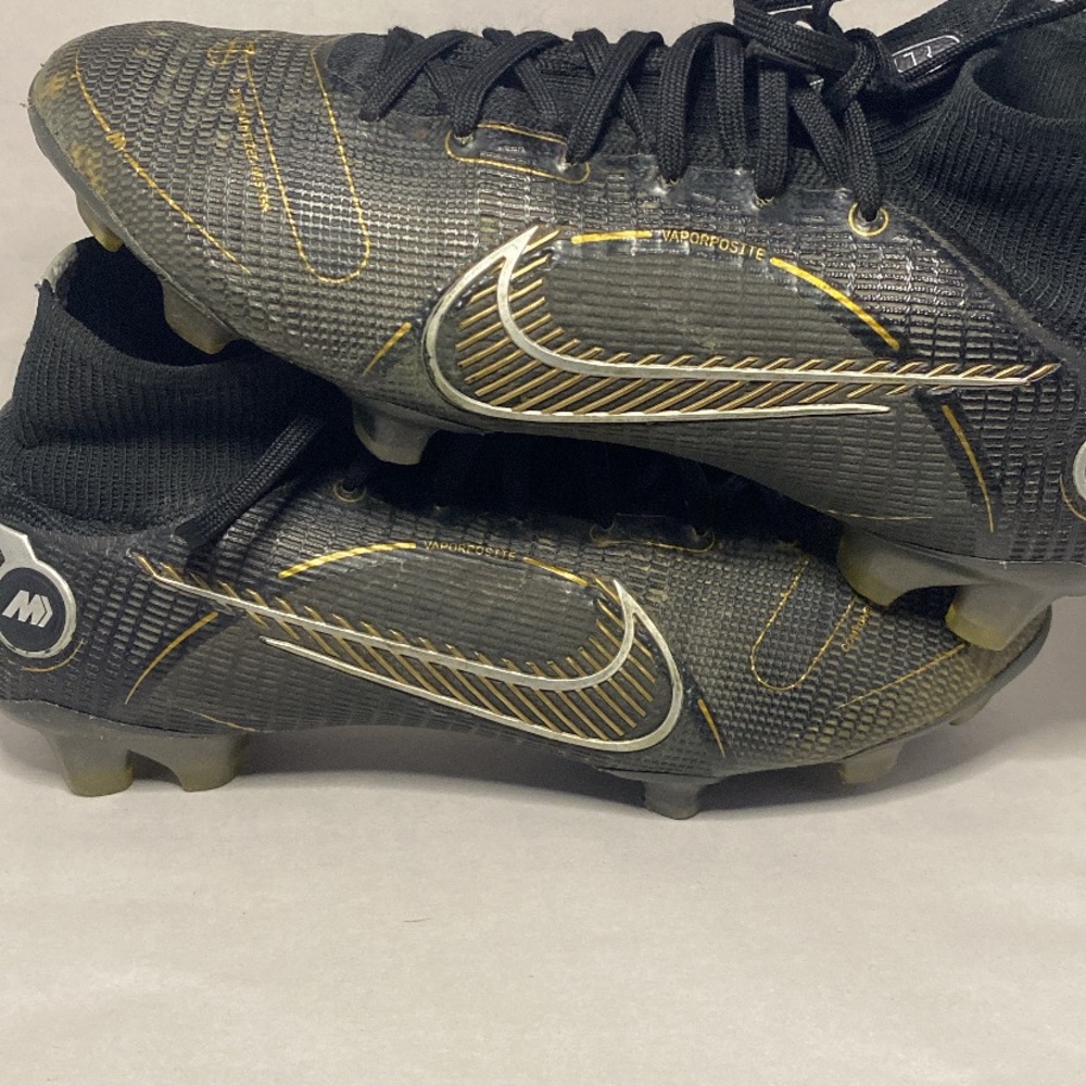 Nike Black and Gold Men's Athletic Shoes